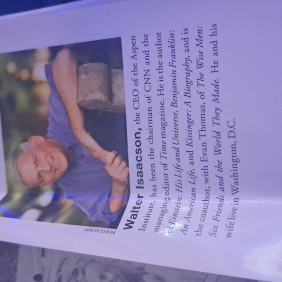 Steve Jobs by Walter Isaac hardcover novel - Picture 3 of 6